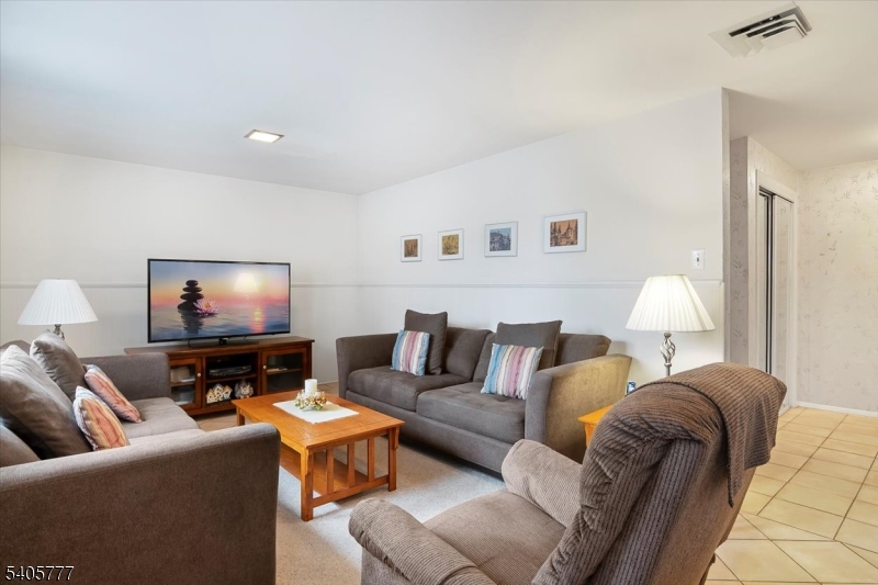 BATTLE HILL - Residential