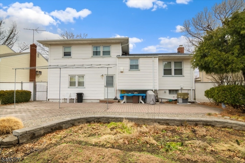 BATTLE HILL - Residential