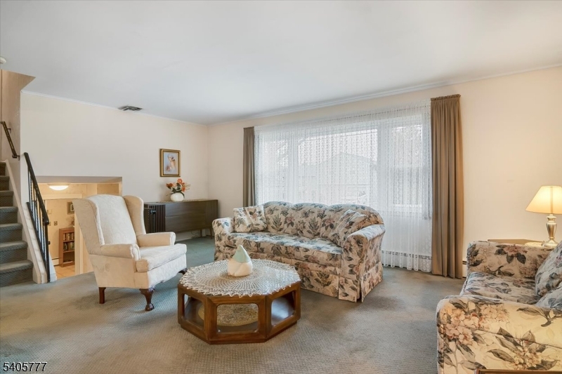 BATTLE HILL - Residential