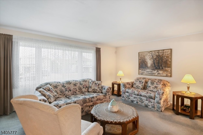 BATTLE HILL - Residential