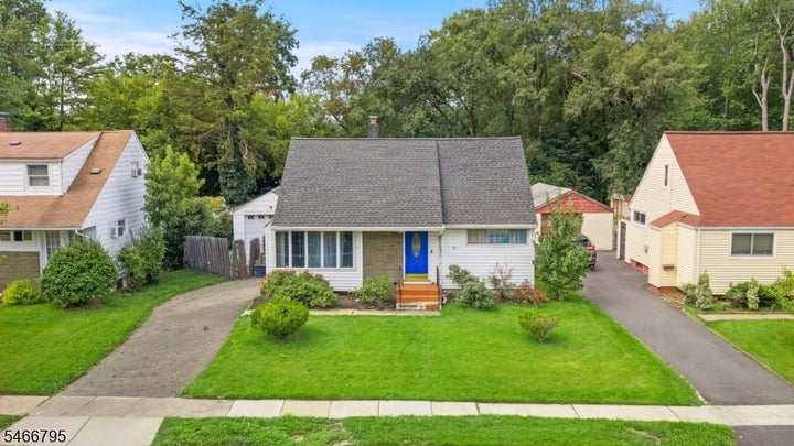 Photo 1 of 31 — 484 Raritan Rd, Roselle Boro, NJ 07203