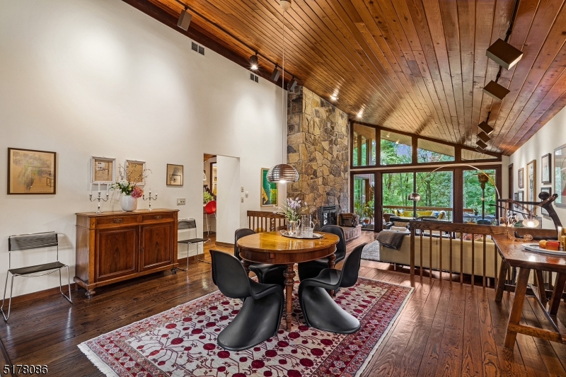 Roxiticus Valley/Far Hills - Residential