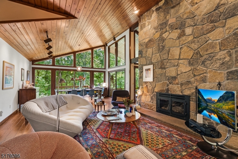 Roxiticus Valley/Far Hills - Residential