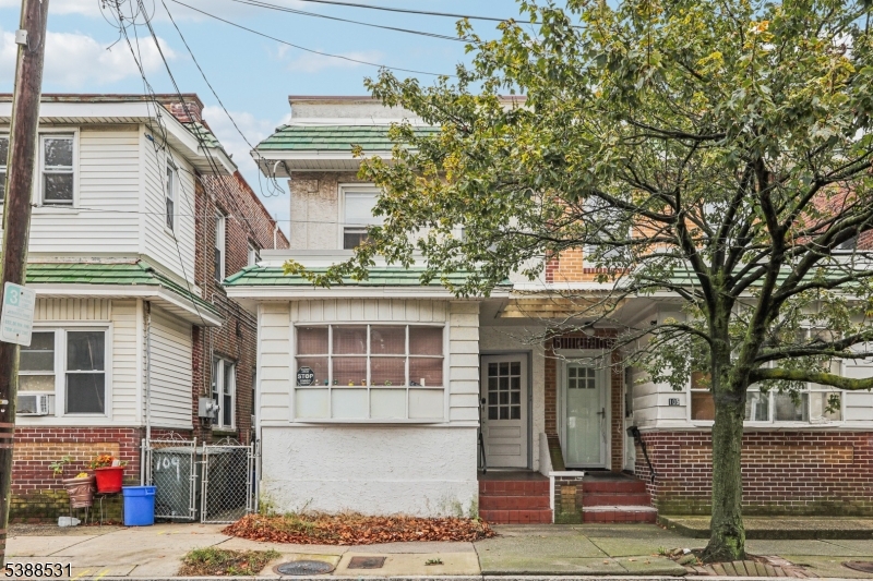 Photo 1 of 26 — 107 Saint Davids Pl, Atlantic City, NJ 08401