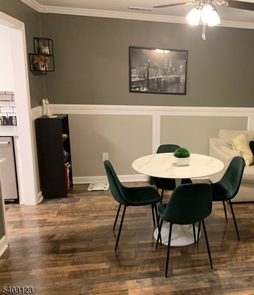 This 1 Bedroom Condo/Townhouse Features an open floor plan with a Newly Renovated Kitchen quartz counter tops, Main Bathroom also recently updated, Large Master bedroom with walk-in closet. And a short walk to the Associated Pool visible from Balcony. Close to major highways and Train station makes it a great location for the everyday commuters.