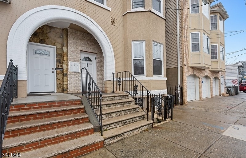 Newark City, New Jersey 07104, United States, 2 Bedrooms Bedrooms, ,1 BathroomBathrooms,Residential,Active,82125