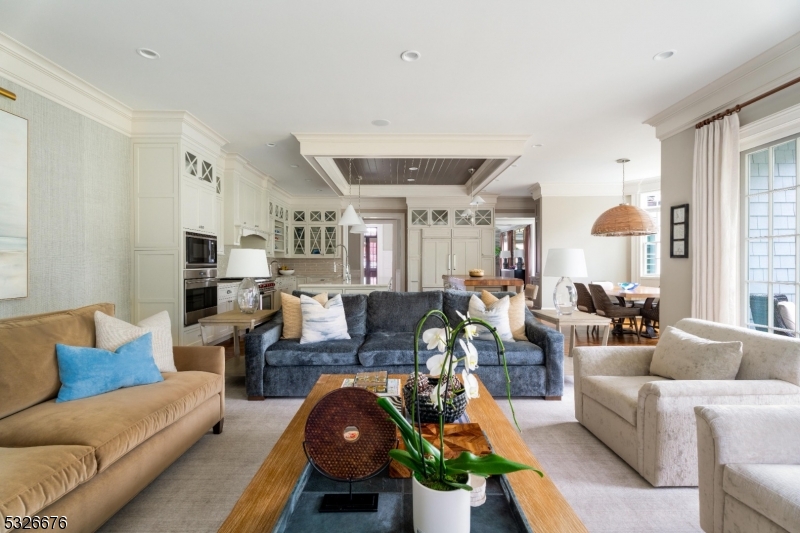 OLD SHORT HILLS - Residential