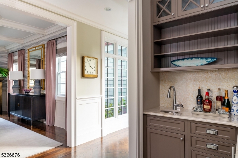 OLD SHORT HILLS - Residential