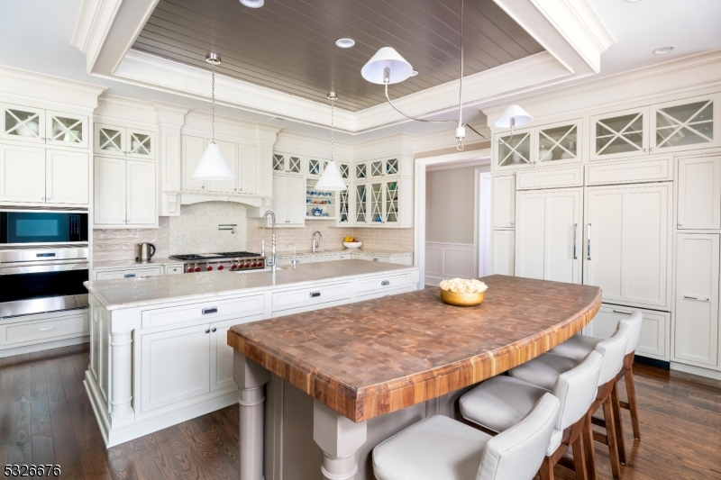 OLD SHORT HILLS - Residential