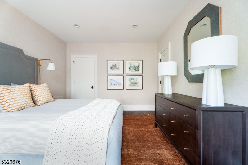 OLD SHORT HILLS - Residential