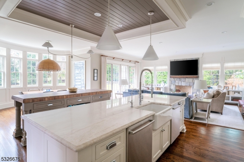 OLD SHORT HILLS - Residential