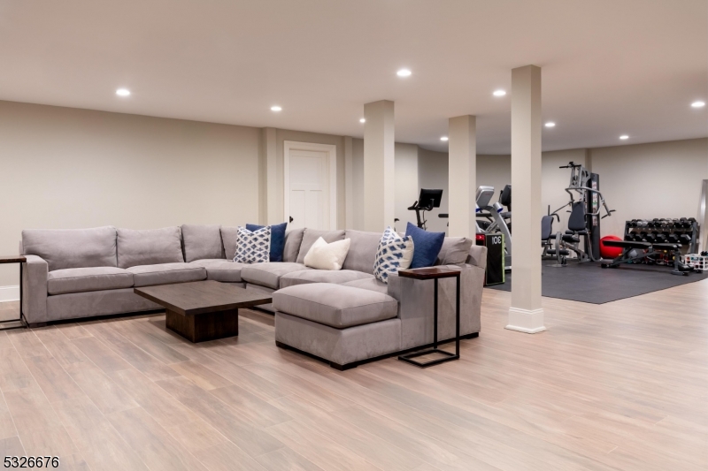 OLD SHORT HILLS - Residential