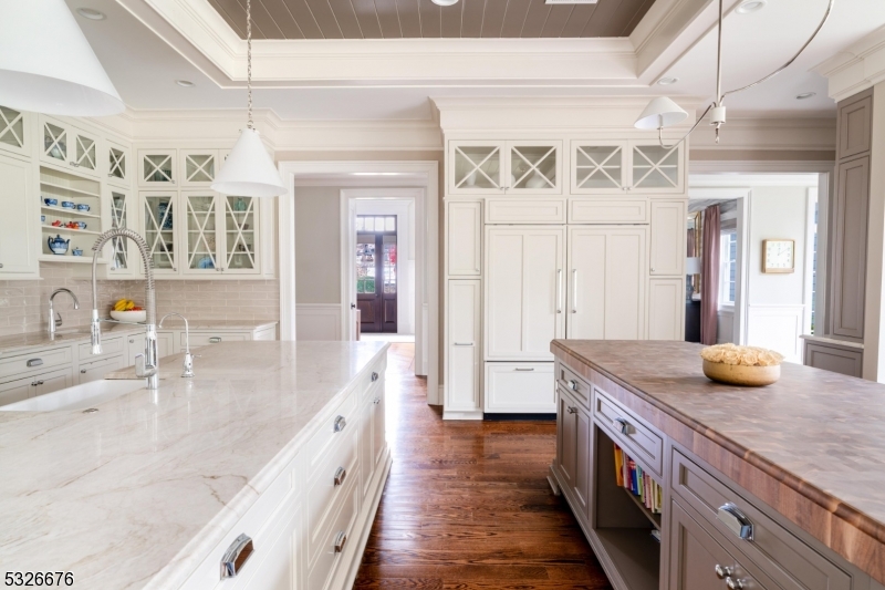 OLD SHORT HILLS - Residential