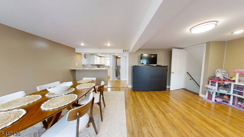 Schuyler Near Bowling - Residential