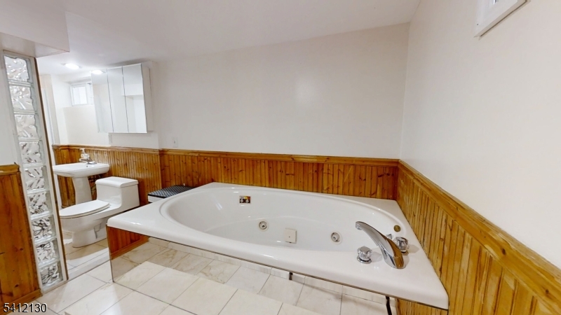 Schuyler Near Bowling - Residential