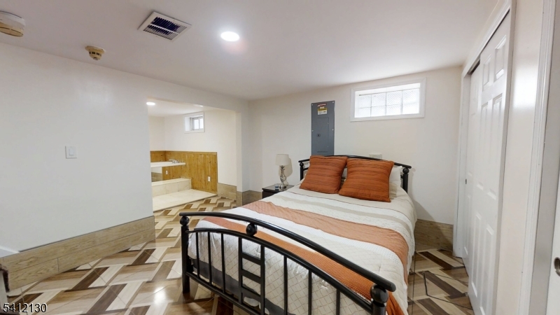 Schuyler Near Bowling - Residential