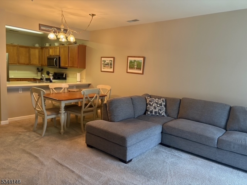 Rockaway Twp., New Jersey 07866, United States, 1 Bedroom Bedrooms, ,1 BathroomBathrooms,Residential,Active,101309
