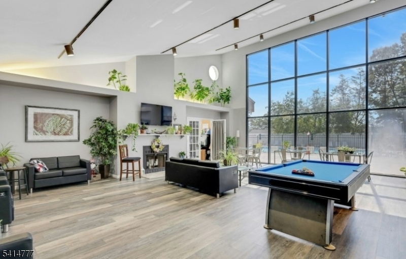 Mountain Club - Residential Lease