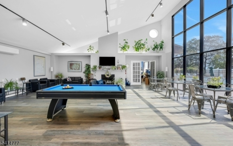 Mountain Club - Residential Lease