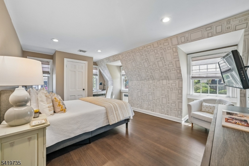 Knollwood - Residential