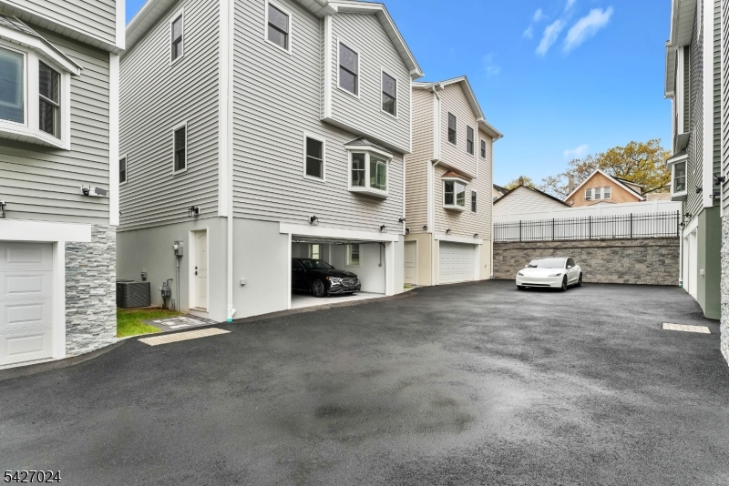 The Estates at 5th Avenue - Residential