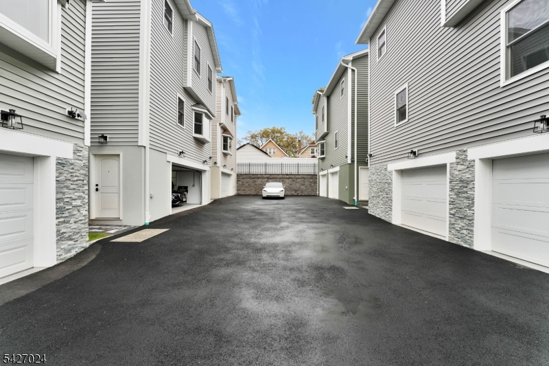 The Estates at 5th Avenue - Residential