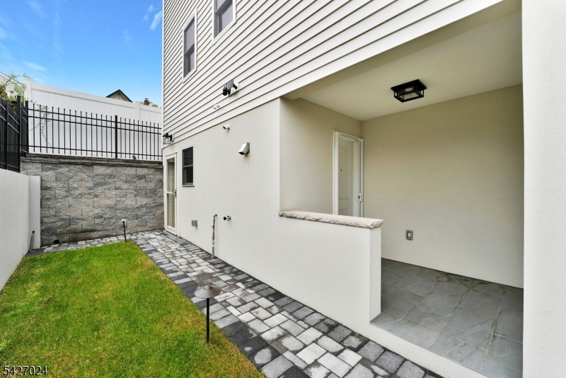 The Estates at 5th Avenue - Residential