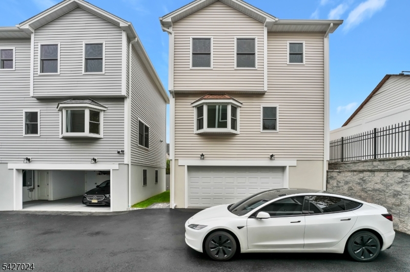 The Estates at 5th Avenue - Residential