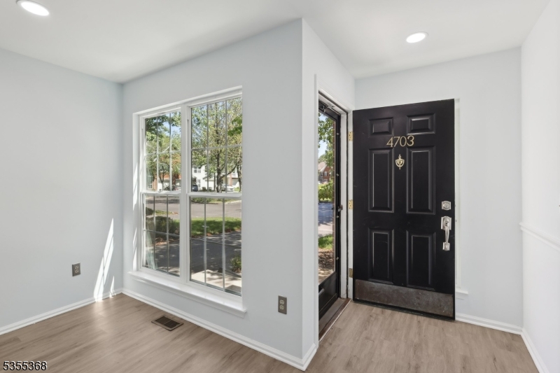 Bridgewater Twp., New Jersey 08807, United States, 3 Bedrooms Bedrooms, ,3 BathroomsBathrooms,Residential,Active,122931