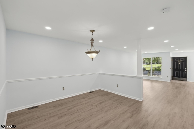 Bridgewater Twp., New Jersey 08807, United States, 3 Bedrooms Bedrooms, ,3 BathroomsBathrooms,Residential,Active,122931