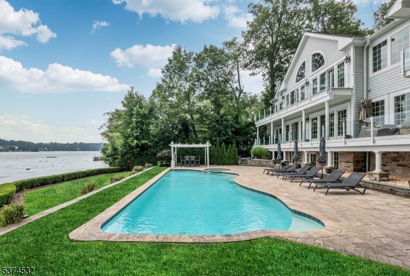 Pines Lake - Residential