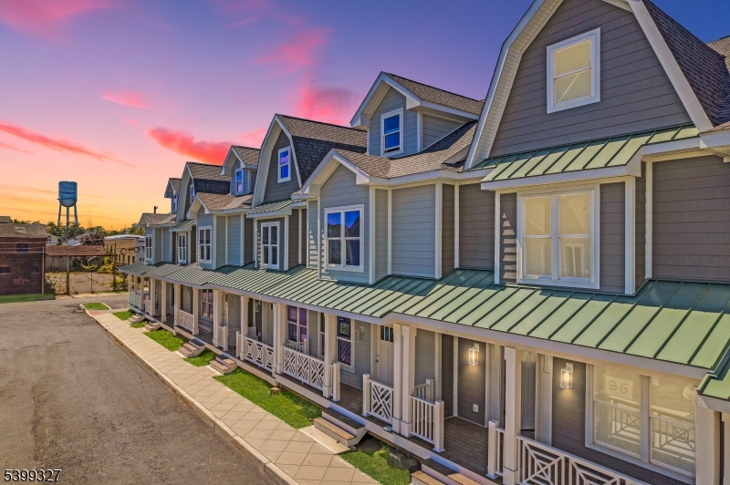 Avon Lakeview Townhomes - Residential