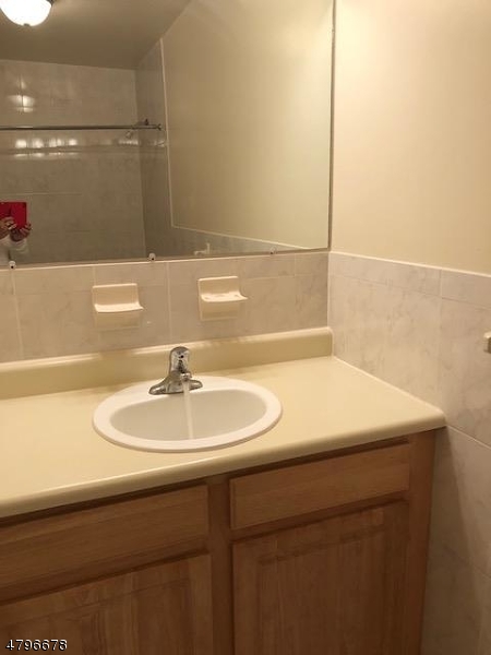 BEACON HILL - Residential Lease