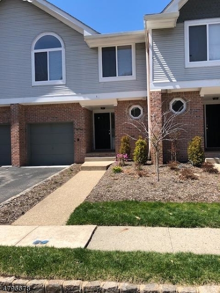 BEACON HILL - Residential Lease