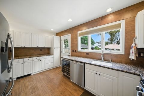 10 Hilltop Trail, Denville Twp., NJ 07834 - #: 3980515