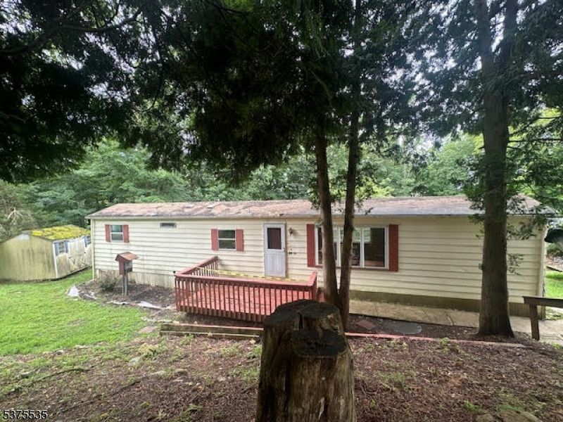 Photo 1 of 12 — 10 Timbercroft Rd, High Bridge Boro, NJ 08829