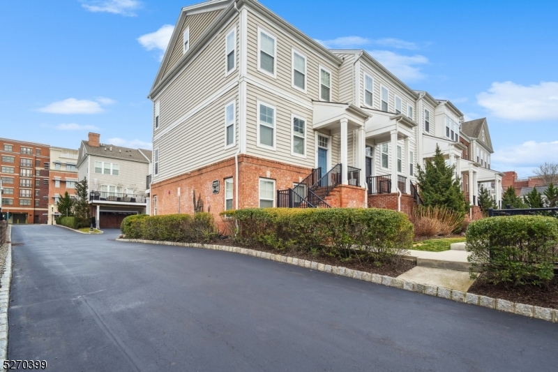 Morristown Square - Residential