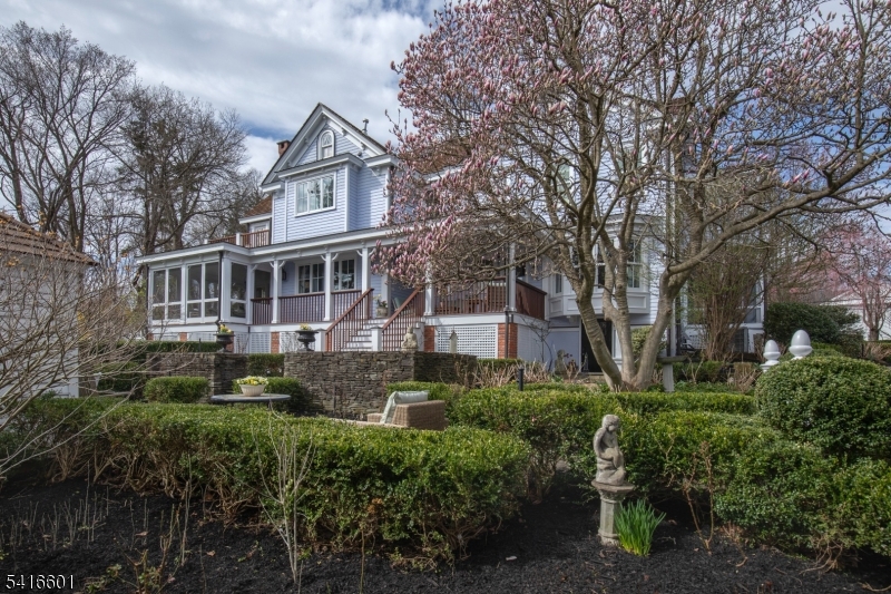 Basking Ridge village - Residential