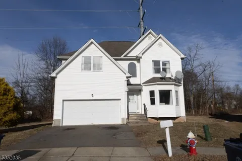 MLS: 3957815