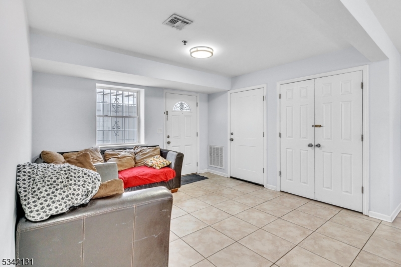 South Ironbound - Residential Income