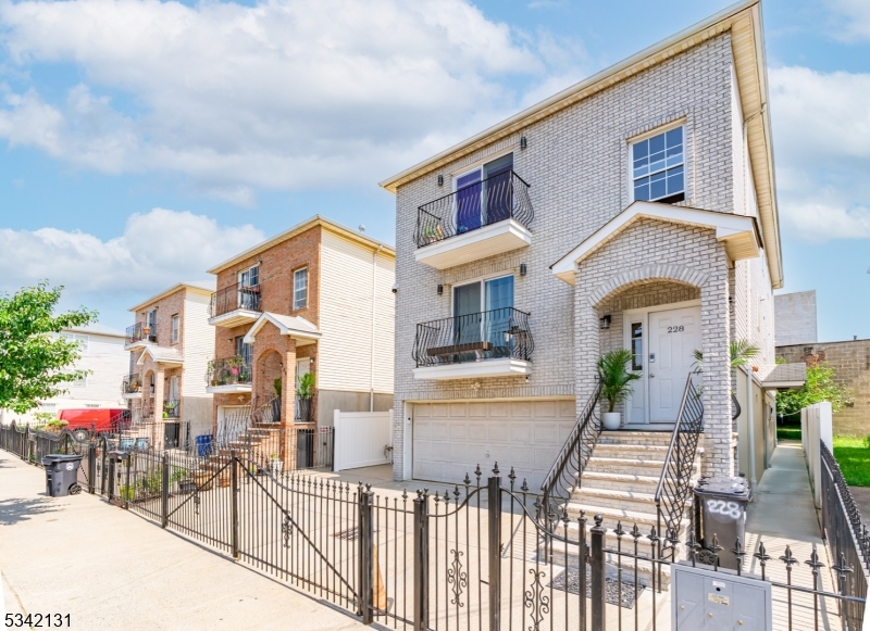 South Ironbound - Residential Income