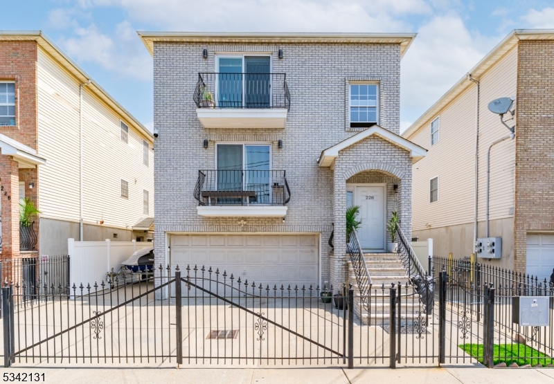 South Ironbound - Residential Income