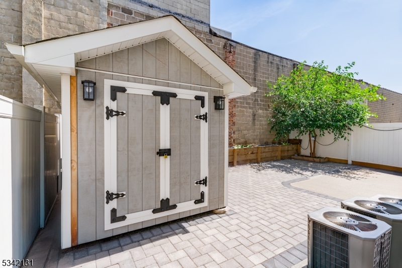 South Ironbound - Residential Income