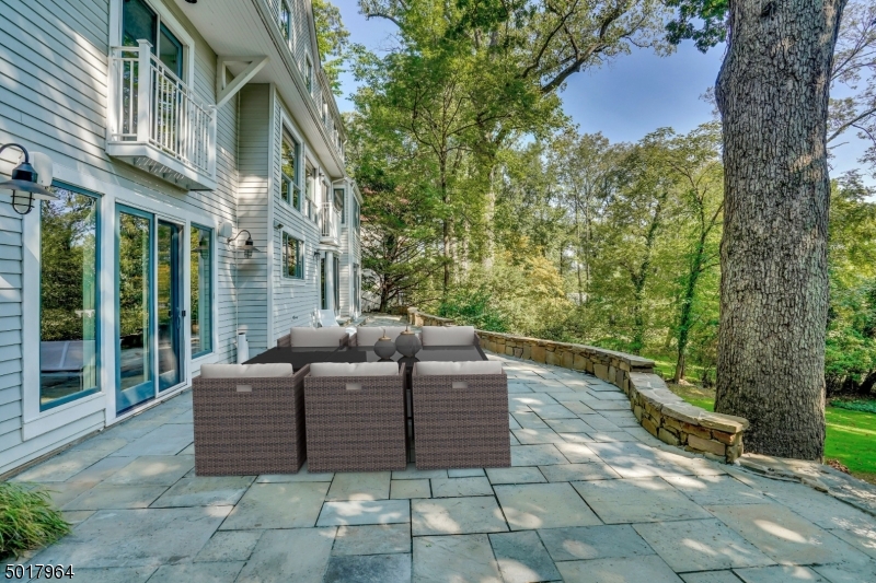 OLD SHORT HILLS - Residential