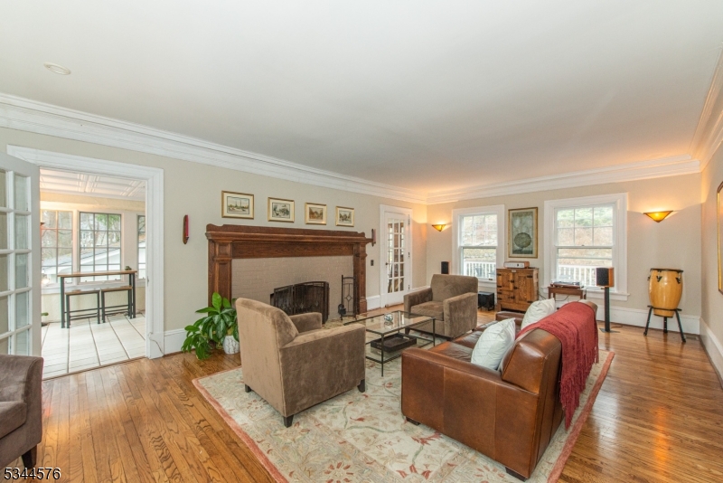 15 Laurel Hill Rd
