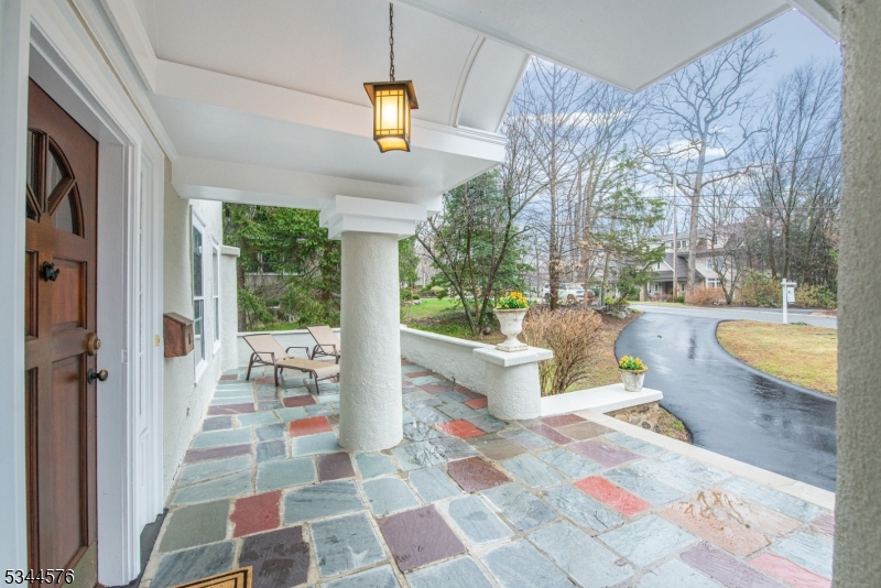 15 Laurel Hill Rd