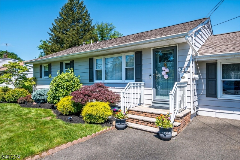 South Plainfield Boro, New Jersey 07080, United States, 3 Bedrooms Bedrooms, ,2 BathroomsBathrooms,Residential,Active,158788