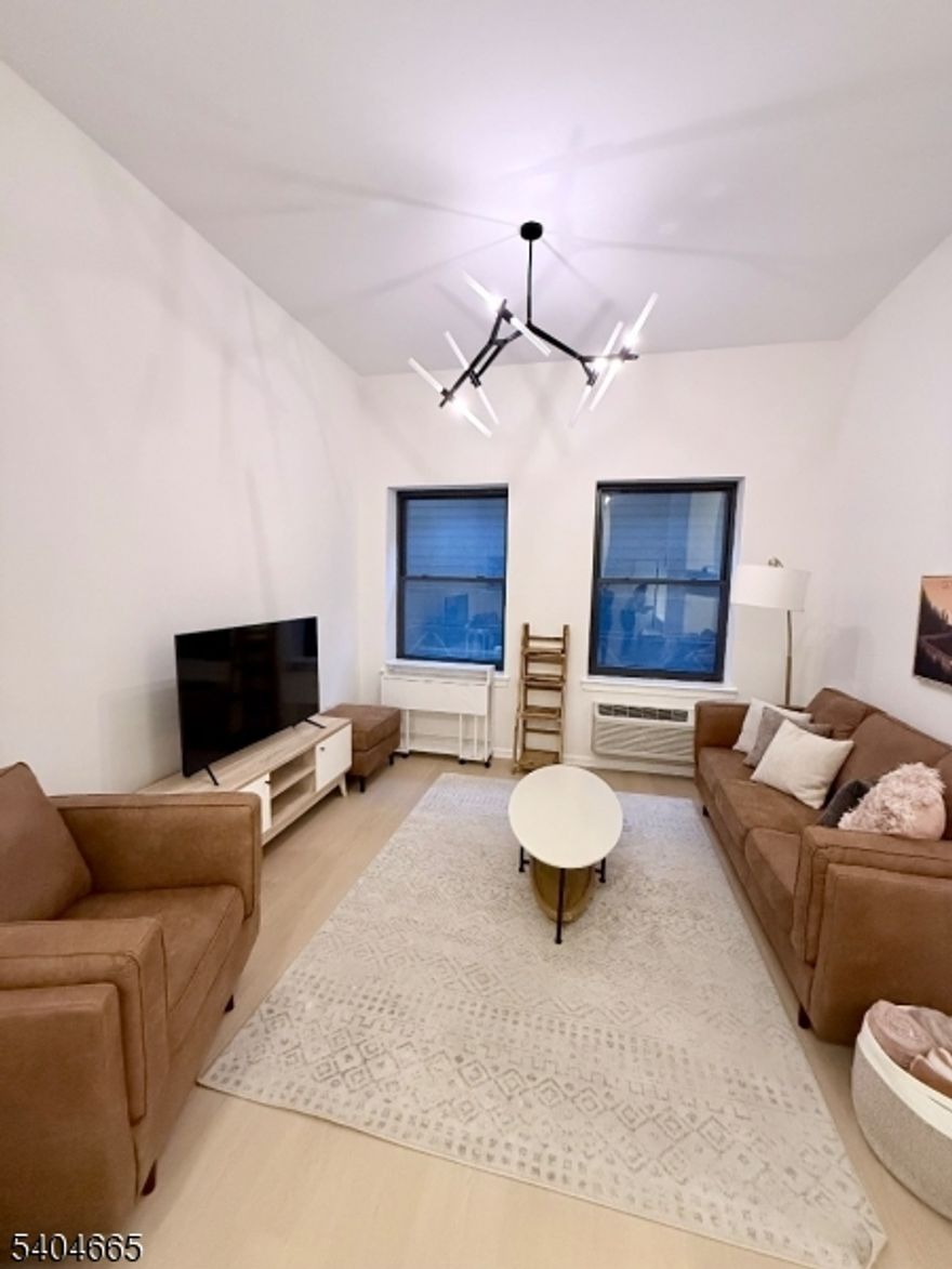 Beautifully renovated first-floor 1-bed apartment located in the desirable Jersey City Heights neighborhood. The unit offers convenient stair-free access and a comfortable layout. Bright and open living area, cozy bedroom, and functional kitchen. Laundry room is on the same floor, on-site gym, conference room, and parking available via waiting list. Located near shops, restaurants, parks, and public transportation. Great option for commuters with easy access to NYC and major highways.