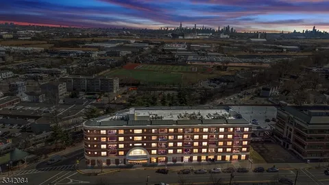 MLS: 3950139