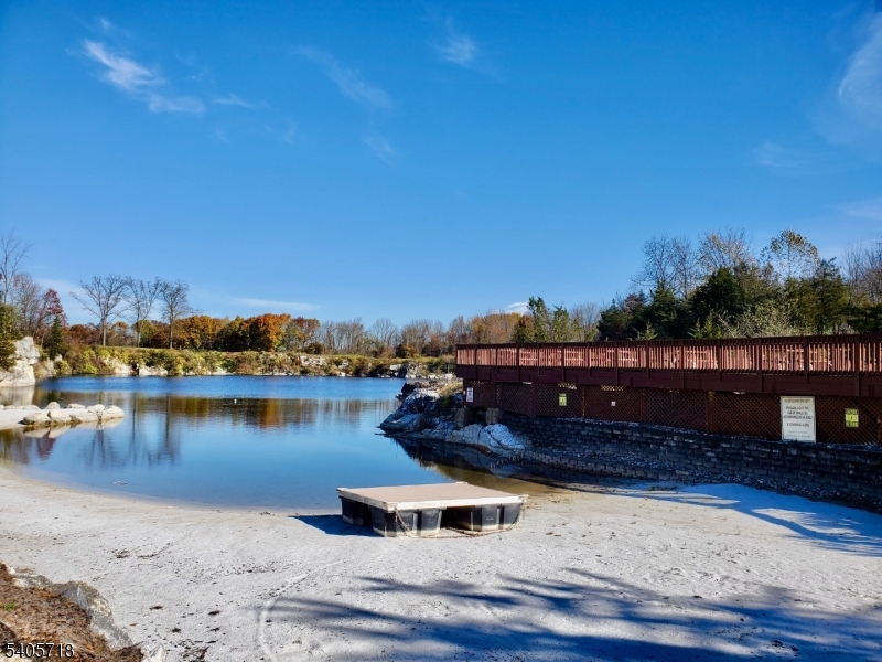 Heritage Lakes at the Quarr - Residential Lease